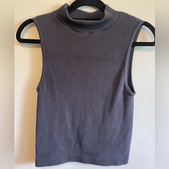 C’EST MOI-BAMBOO RIB SLEEVELESS MOCK NECK ТОР - os - Picture 2 of 6